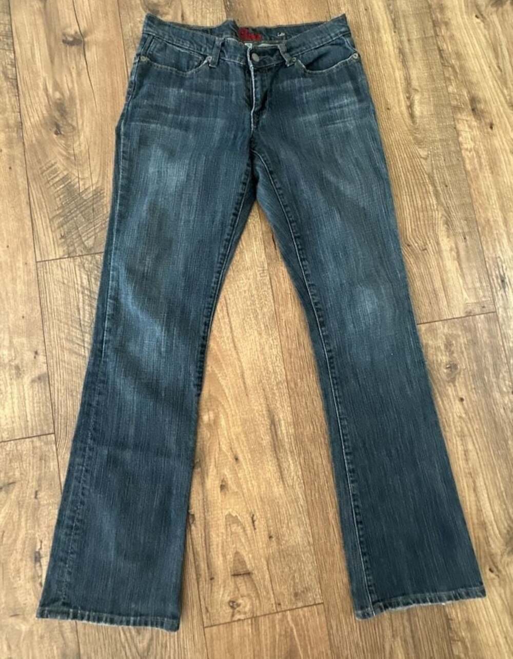 Blue Cult Kate low-rise bootcut denim jeans in medium wash size 28